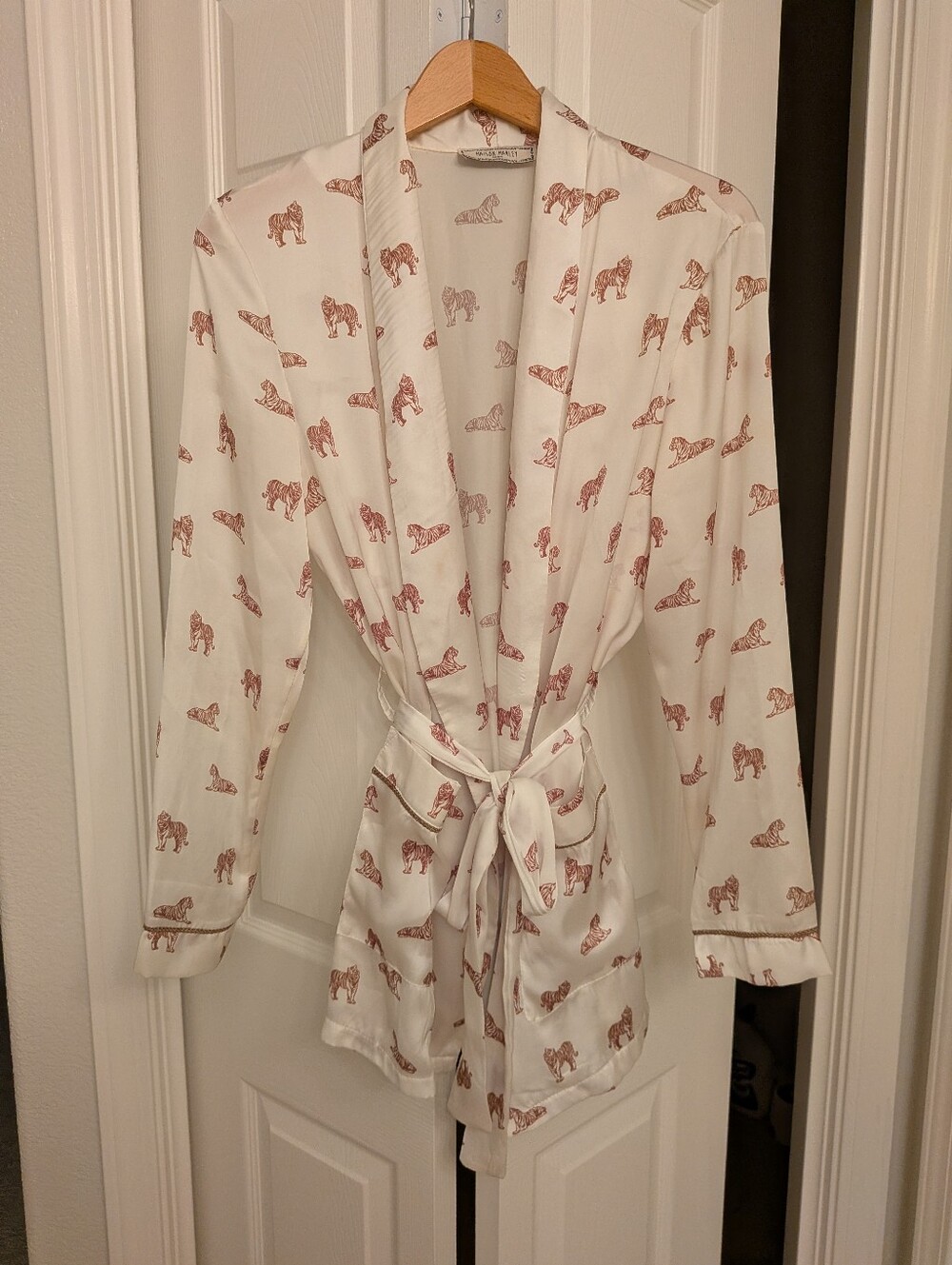 Ivory Satin Tiger Print Short Robe/ Kimono